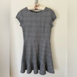 GAP Houndstooth and Plaid Knit Dress with Ruffle Hem 
Size: 4 
NWT